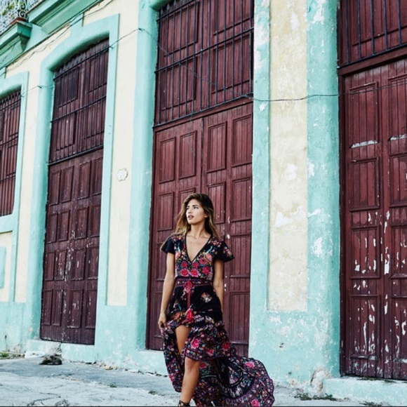 New Gorgeous Boho Floral High/Low Maxi Dress. - Picture 2 of 4